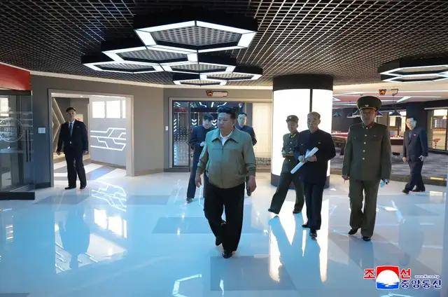朝鲜网吧开业人满为患，都能玩什么游戏？打使命召唤？